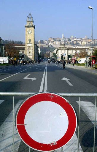 regione pirellone blocco auto veneziani regione pirellone blocco auto veneziani