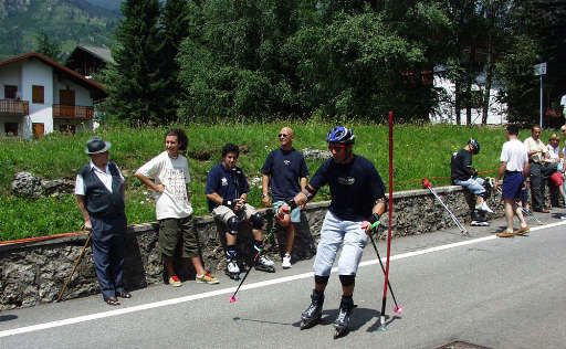 Domenica skate slalom in Citta AltàLo skate slalom arriva a Bergamo. Una ga