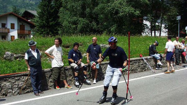 Domenica skate slalom in Citta AltàLo skate slalom arriva a Bergamo. Una ga