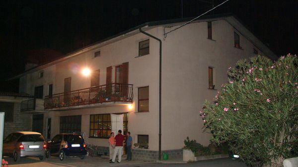 <titolo><ln>Zanica, agricoltore accoltellato <br></br>in un cascinale da due rapinatori</ln></titolo>