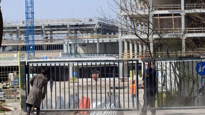 Cade da un'altezza di 15 metri Muore operaio di Torre de Busi - Cronaca