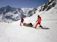 Volontari Akja sulle piste da sci Volontari Akja sulle piste da sci