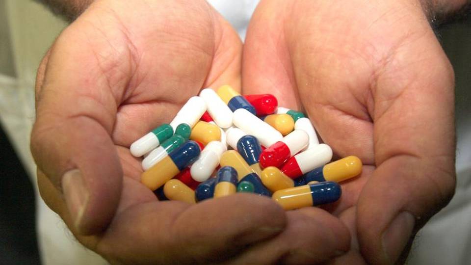 Farmaci senza consultare il medico? In Lombardia lo fa il 25% dei cittadini Farmaci senza consultare il medico? In Lombardia lo fa il 25% dei cittadini