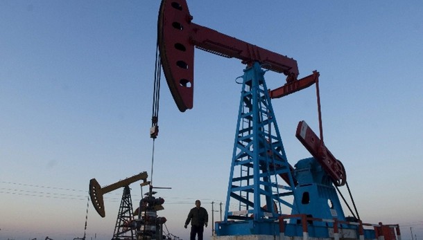 Petrolio: in crescita a 81,74 dollari
