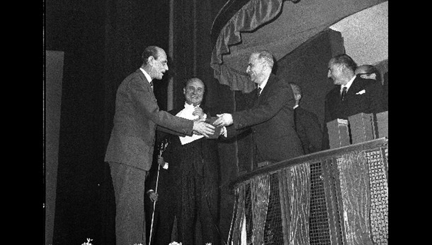 Auguri alla radio, compie 90 anni