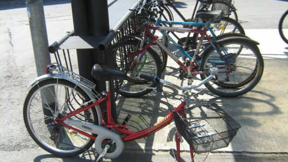 «Prendo la bici e scappo a casa» Ma alla stazione è diventato un rischio «Prendo la bici e scappo a casa» Ma alla stazione è diventato un rischio