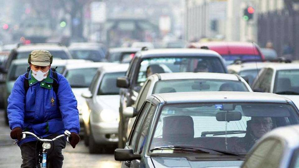 Guerra allo smog, nuovi contributi E altri 74 comuni nell’area critica Guerra allo smog, nuovi contributi E altri 74 comuni nell’area critica