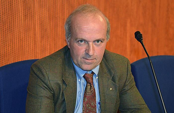 Nella foto grande la folla di allevatori in Fiera per dare il via libera alla fusione. Qui Il presidente bergamasco Giovanni Giudici (sarà vice della nuova realtà) Nella foto grande la folla di allevatori in Fiera per dare il via libera alla fusione. Qui Il presidente bergamasco Giovanni Giudici (sarà vice della nuova realtà)