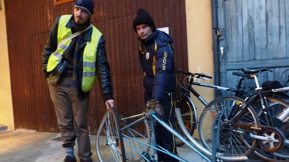 Ciclista investita da un quad Che si dilegua nel traffico a Seriate Ciclista investita da un quad Che si dilegua nel traffico a Seriate