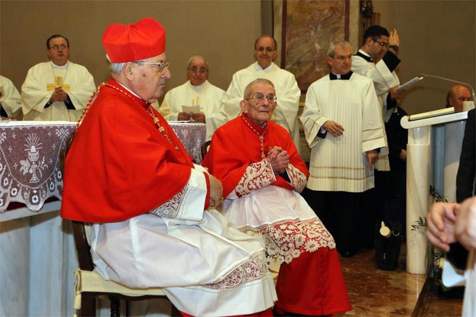 Il cardinale Angelo Sodano durante la cerimonia di investitura di monsignor Loris Capovilla a cardinale nella chiesa parrocchiale di Sotto il Monte