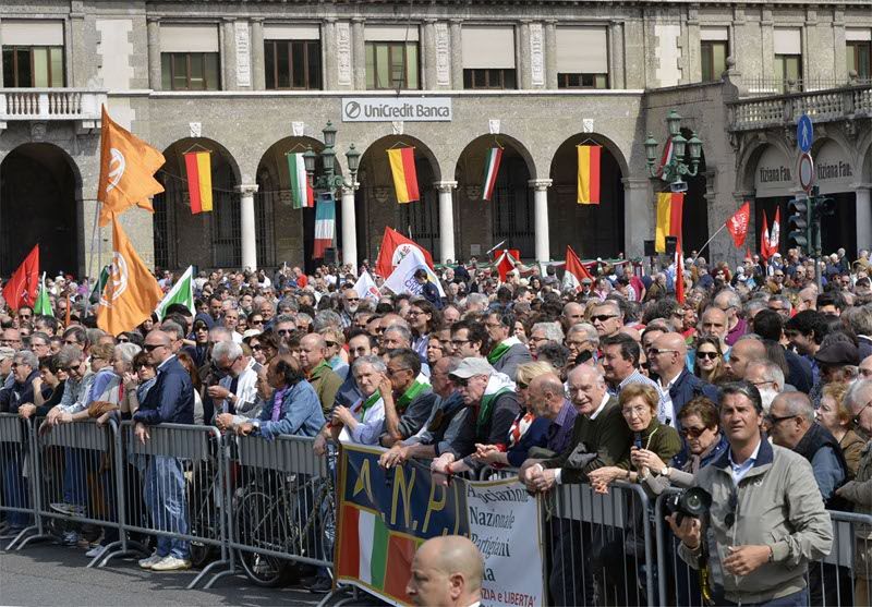 La manifestazione del 25 aprile a Bergamo La manifestazione del 25 aprile a Bergamo