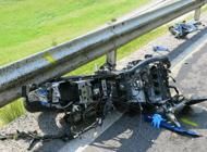 Una moto praticante distrutta