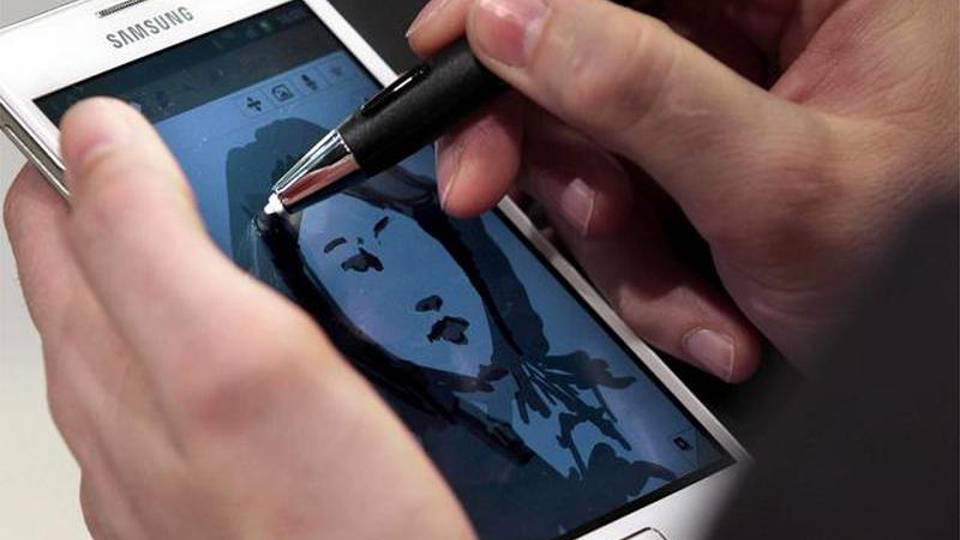 Smartphone e danni al cervello Nuovo studio in Gran Bretagna Smartphone e danni al cervello Nuovo studio in Gran Bretagna
