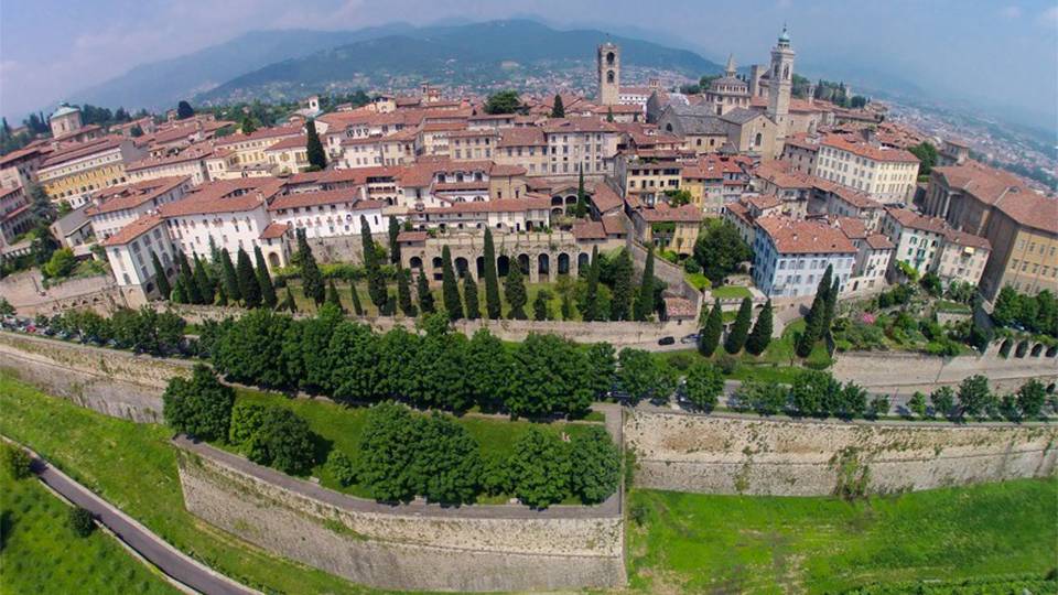 Bergamo Città Europea e Metropolitana Trenta sindaci schierati con Gori Bergamo Città Europea e Metropolitana Trenta sindaci schierati con Gori
