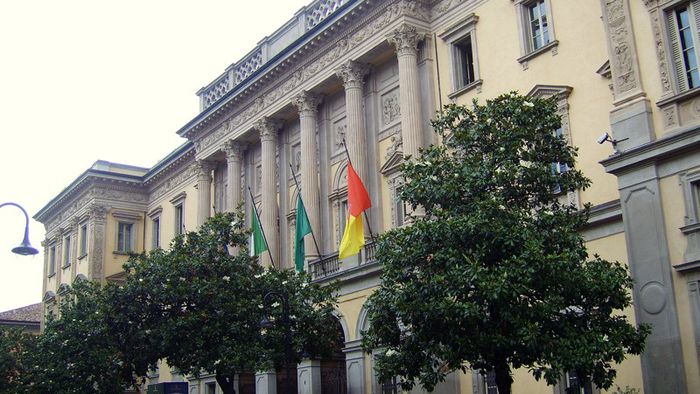 La Prefettura si «stringe» Restituiti alla Provincia 300 mq Cronaca