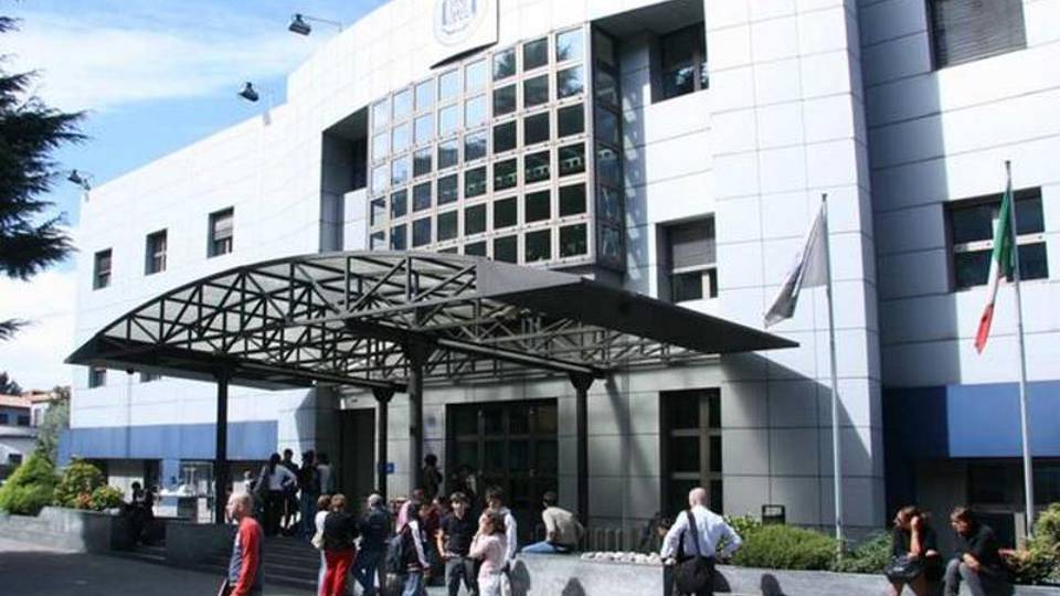 Pulizie e portierato all’Università Sindacati: «Stipendi ancora in ritardo» Pulizie e portierato all’Università Sindacati: «Stipendi ancora in ritardo»