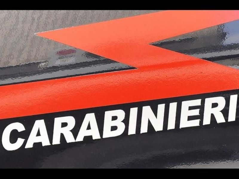 Un'auto dei carabinieri Un'auto dei carabinieri
