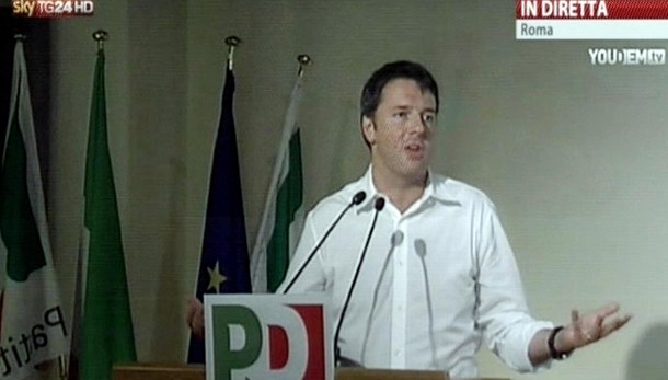 Direzione Pd, approvata relazione Renzi