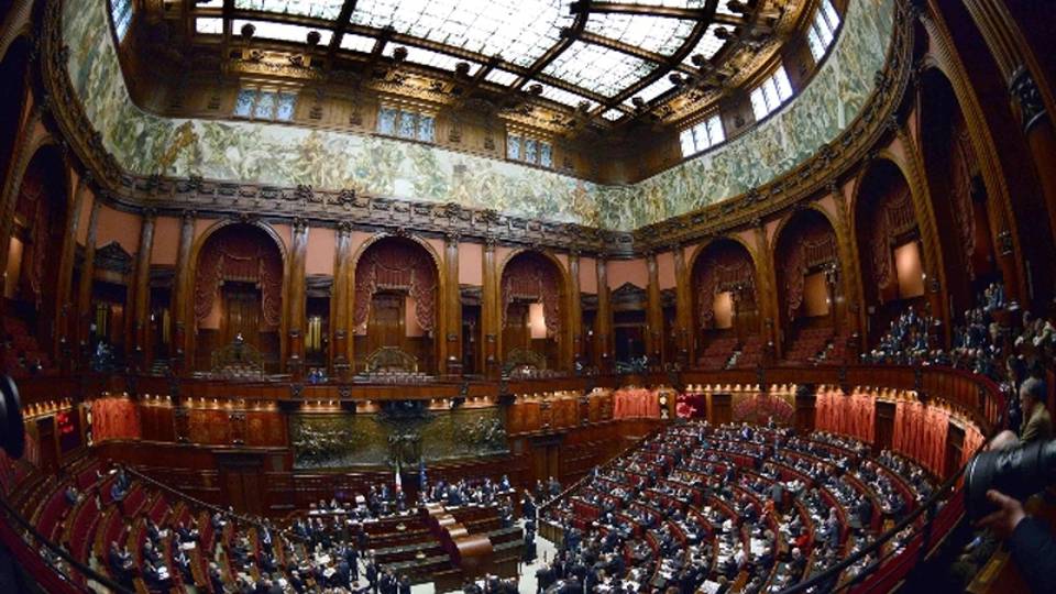 Camere:da tetto stipendi 97 mln risparmi Camere:da tetto stipendi 97 mln risparmi