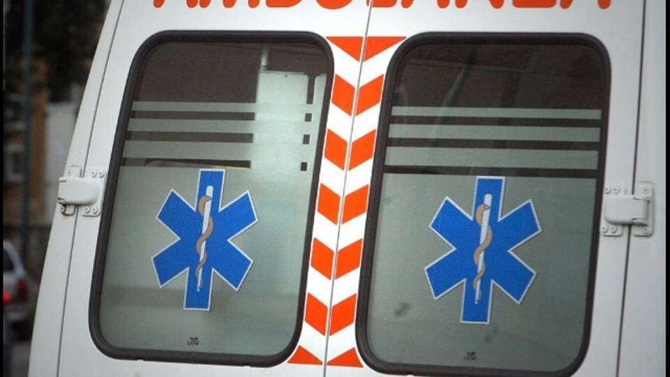 Crollo a Portici, un morto e due feriti Crollo a Portici, un morto e due feriti