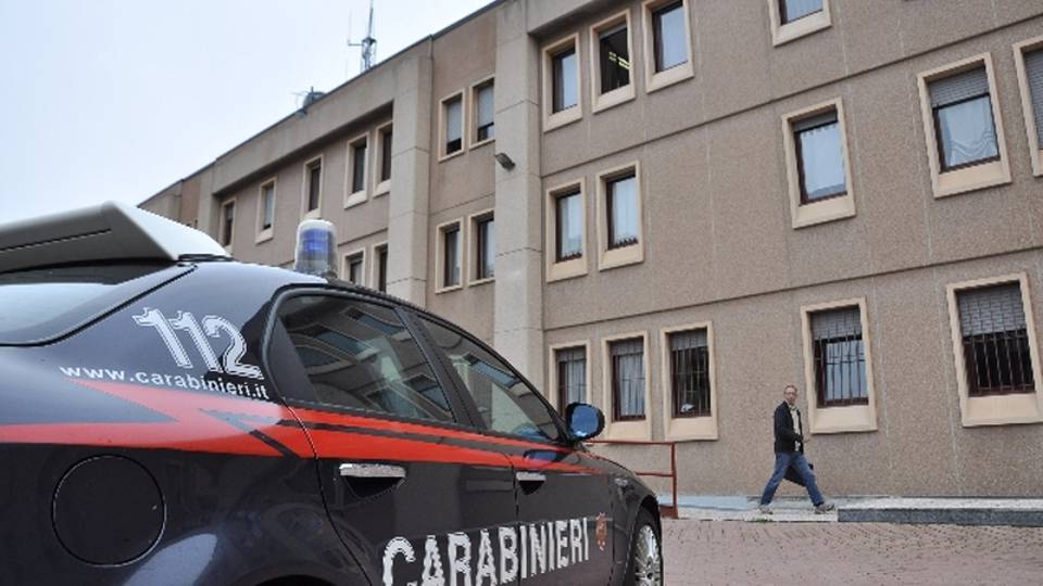 Aggredisce figlia a martellate, grave Aggredisce figlia a martellate, grave
