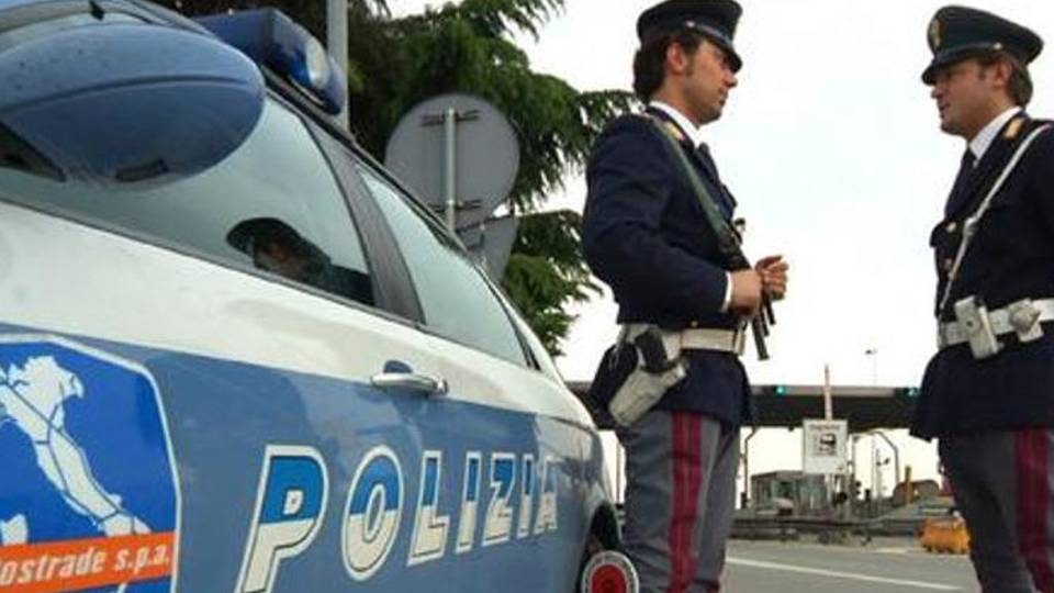 In auto sull’A4 senza cinture Catturata la «banda delle ville» In auto sull’A4 senza cinture Catturata la «banda delle ville»