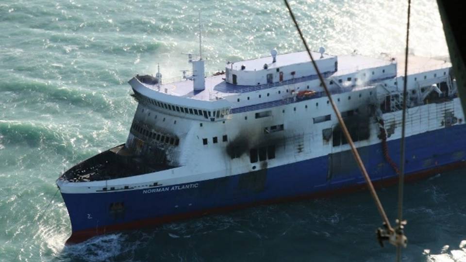 Norman Atlantic ancora in acque albanesi Norman Atlantic ancora in acque albanesi