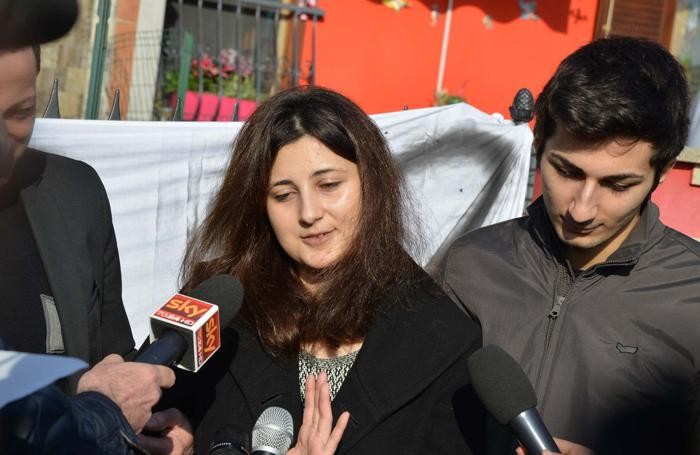 Vanessa fuori da casa domenica mattina