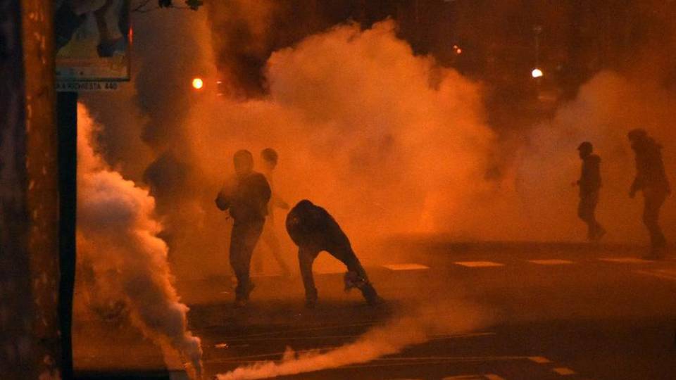Basta domiciliari per i sei ultrà: obbligo di firma dai carabinieri Basta domiciliari per i sei ultrà: obbligo di firma dai carabinieri