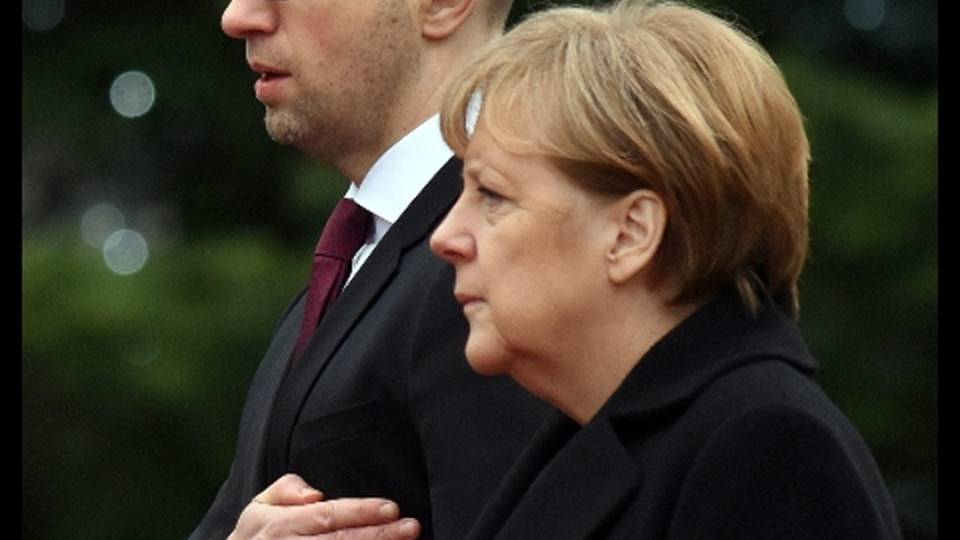 Merkel, Mosca rispetti accordi Minsk Merkel, Mosca rispetti accordi Minsk