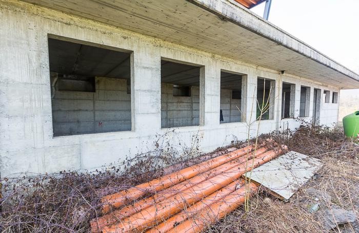 L’impianto sportivo mai completato a Bedulita