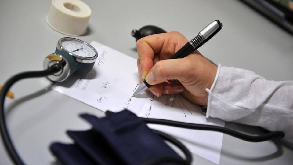 Sanità, giro di vite sull’orario di lavoro «Ma servirebbero 5.000 medici in più» Sanità, giro di vite sull’orario di lavoro «Ma servirebbero 5.000 medici in più»