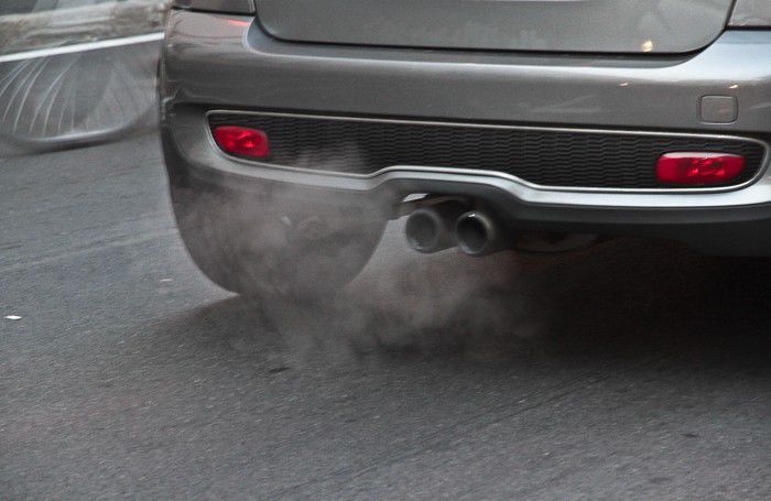 Smog dal tubo di scappamento Smog dal tubo di scappamento