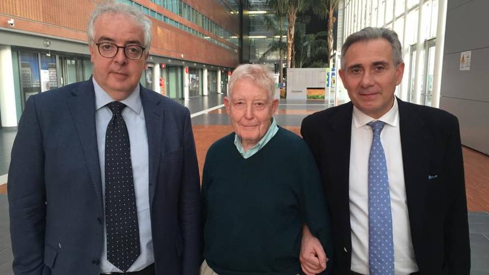 Trapiantò il cuore di suo figlio morto Commovente incontro 21 anni dopo Trapiantò il cuore di suo figlio morto Commovente incontro 21 anni dopo