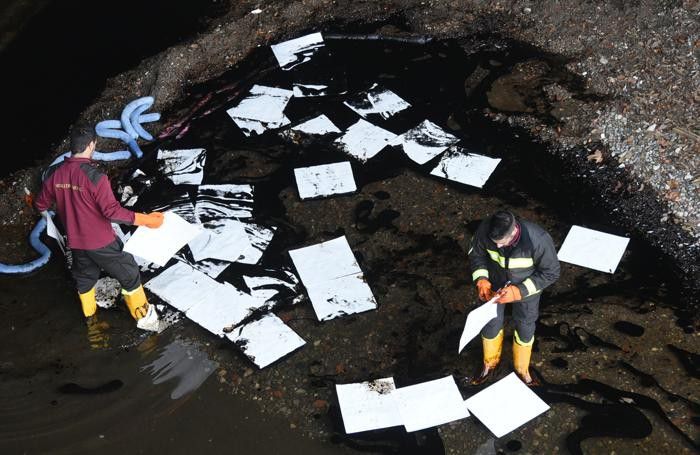Il Morla inquinato in via Suardi Il Morla inquinato in via Suardi