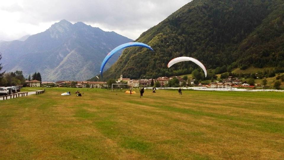 Incidente con parapendio,morto recordman Incidente con parapendio,morto recordman