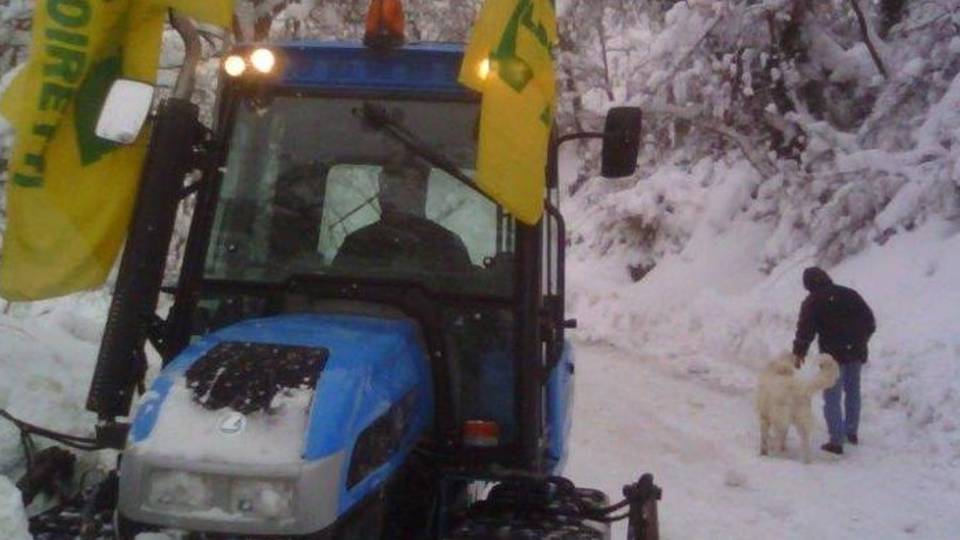 Strade pulite con «Big Snow» In azione i trattori della Coldiretti Strade pulite con «Big Snow» In azione i trattori della Coldiretti