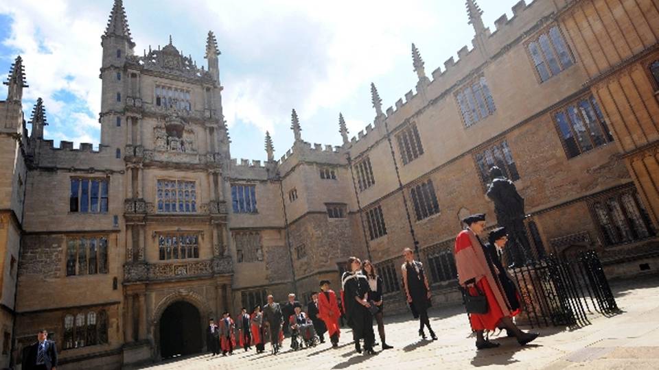 Oxford-Cambridge,sì a oratori estremisti Oxford-Cambridge,sì a oratori estremisti
