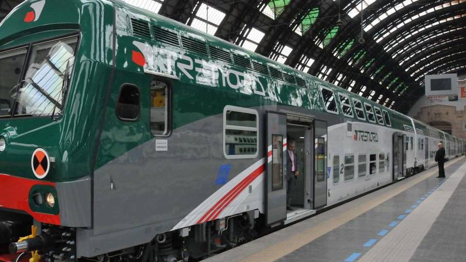 Via la norma «premia ritardi» Trenord cambia il contratto Via la norma «premia ritardi» Trenord cambia il contratto