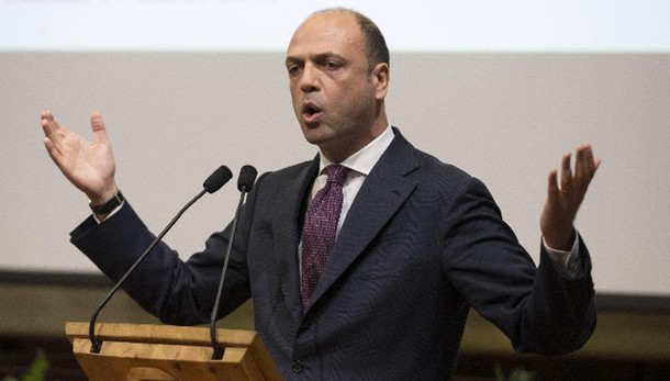 Lega, sentiamo Lupi e sfiduciamo Alfano