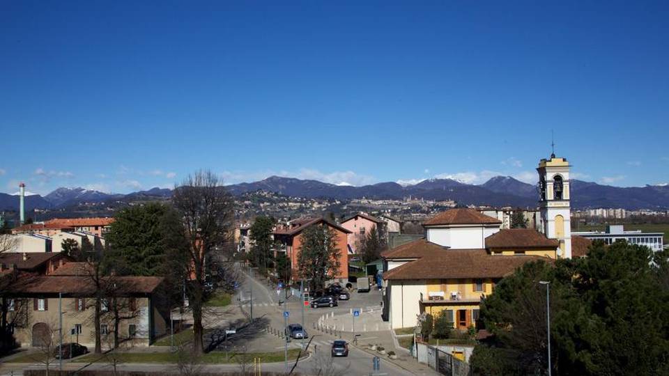 Viaggio a Grumello del Piano Il quartiere meno abitato e più verde Viaggio a Grumello del Piano Il quartiere meno abitato e più verde