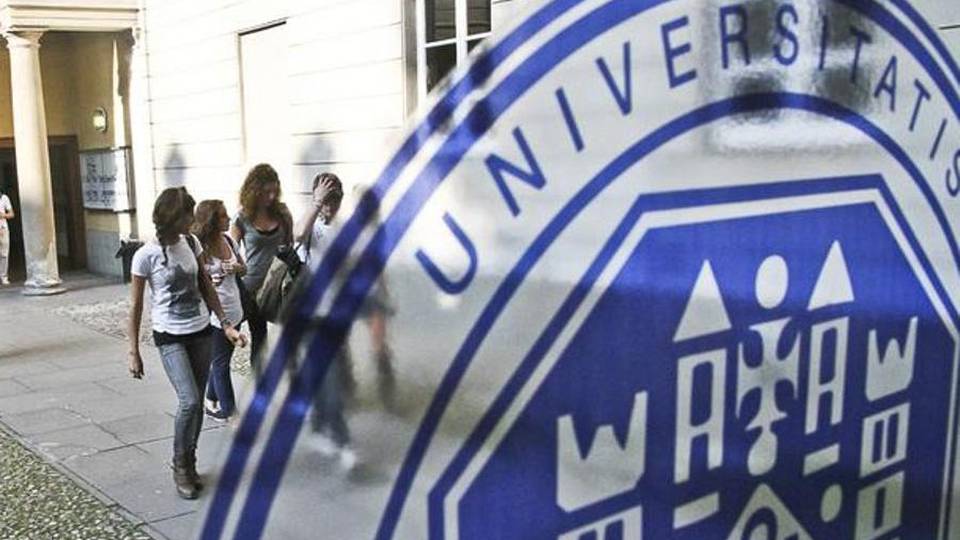 Università, ecco la Carta dei diritti e doveri Fra i 9 articoli c’è anche «non copiare» Università, ecco la Carta dei diritti e doveri Fra i 9 articoli c’è anche «non copiare»