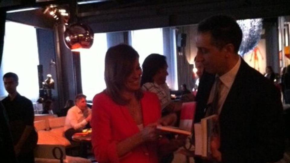 «Casa Parodi» a Milano per Cristina La sorella intervista, il fratello suona «Casa Parodi» a Milano per Cristina La sorella intervista, il fratello suona