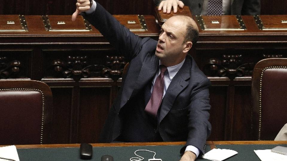 Feyenoord: Alfano non va Senato,proteste Feyenoord: Alfano non va Senato,proteste