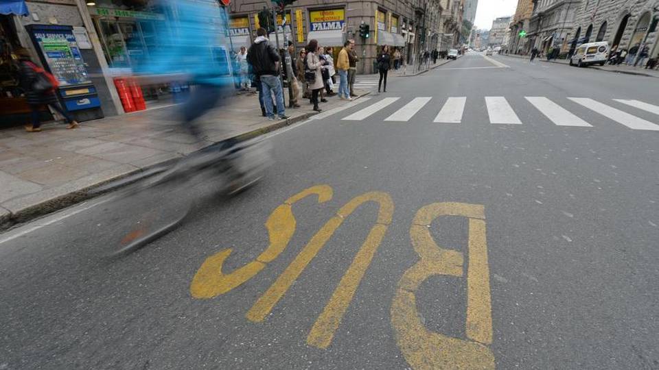 La Cisl sul trasporto: no a nuovi tagli In Lombardia oltre 2 milioni usano i mezzi La Cisl sul trasporto: no a nuovi tagli In Lombardia oltre 2 milioni usano i mezzi