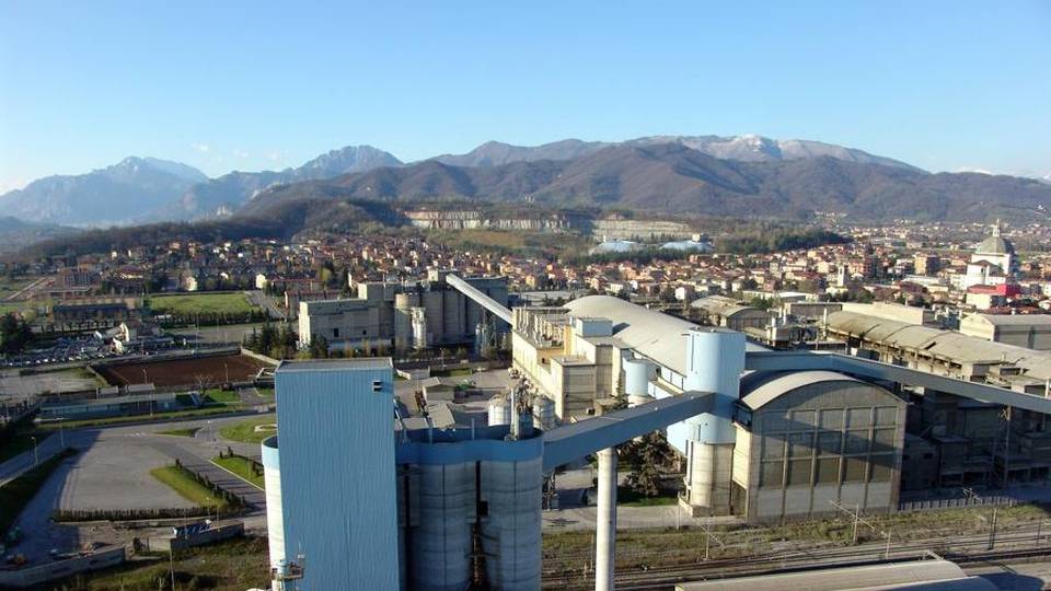 Calusco, novità in Italcementi «Firmato un accordo una tantum» Calusco, novità in Italcementi «Firmato un accordo una tantum»
