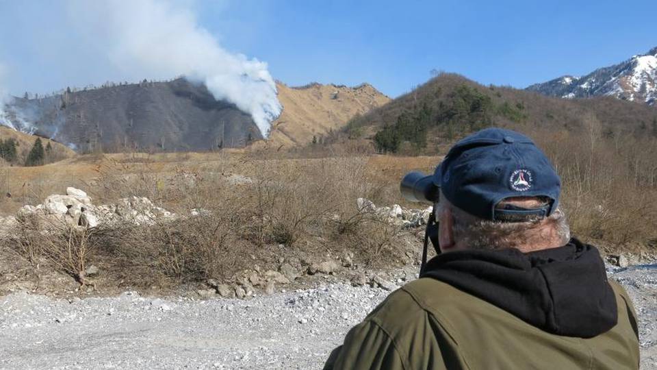 Incendio doloso sul monte Varro Vanno in fumo 70 mila metri quadri Incendio doloso sul monte Varro Vanno in fumo 70 mila metri quadri