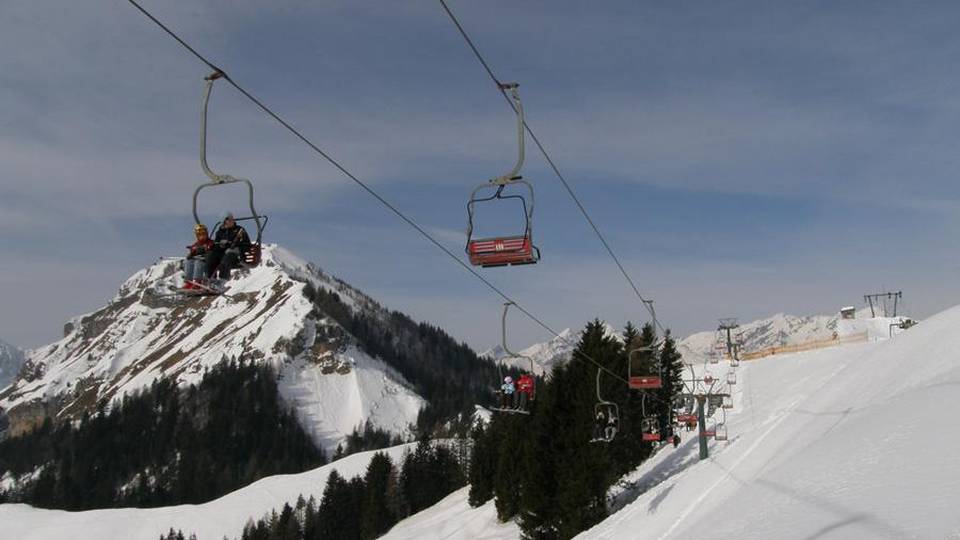 Impianti di sci come mezzi di trasporto? Mozione in Regione: per non pagare Imu Impianti di sci come mezzi di trasporto? Mozione in Regione: per non pagare Imu