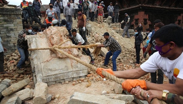 Sisma Nepal:bilancio vittime,6.198 morti