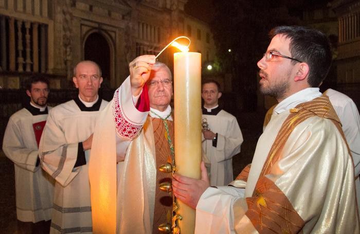 La veglia pasquale sabato sera in Città Alta La veglia pasquale sabato sera in Città Alta